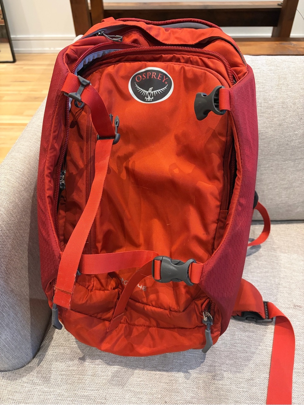 OSPREY Men's Red Backpack with Bold Orange-Red Panels